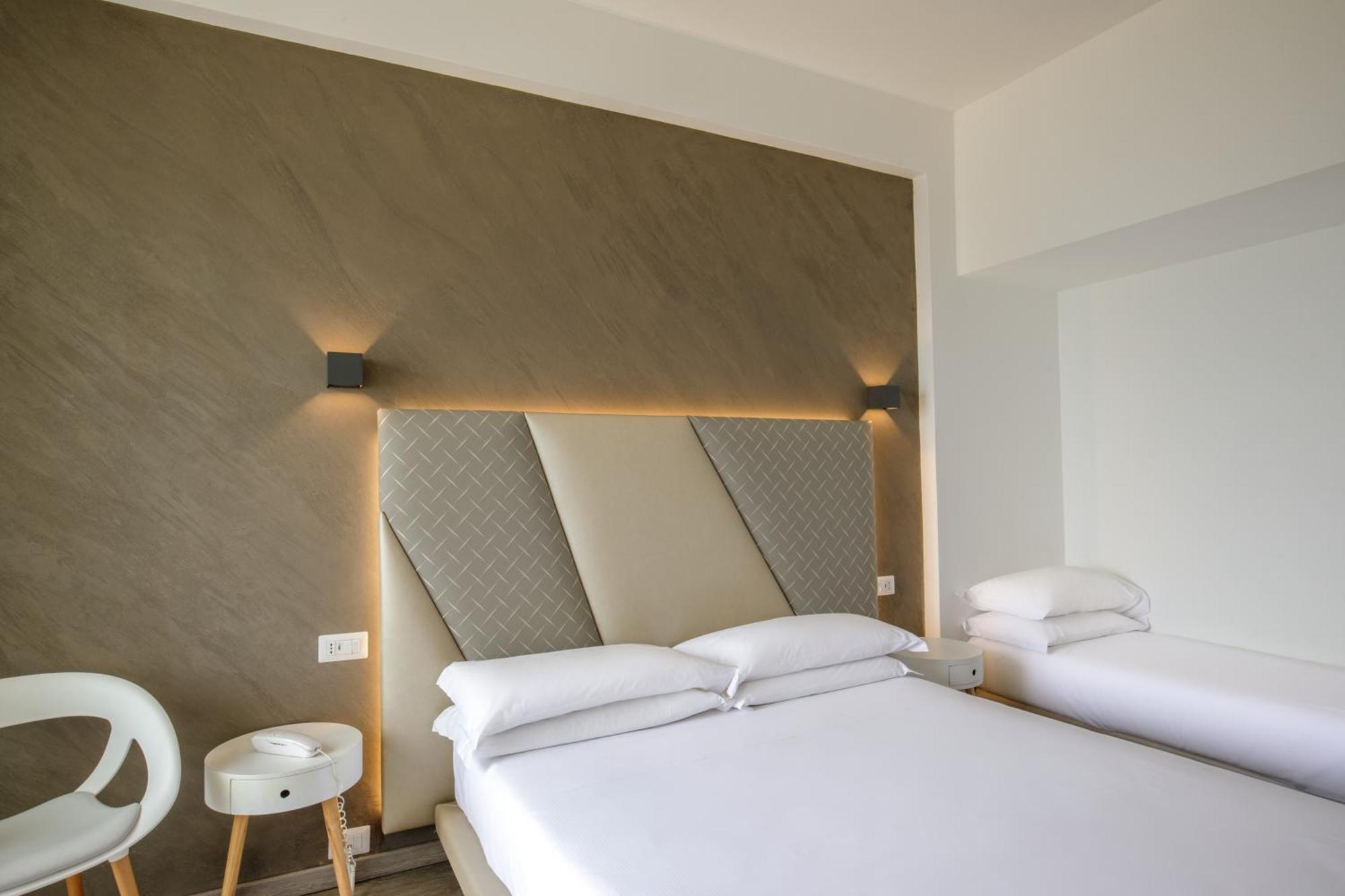 Hotel Tirreno Latina Zewnętrze zdjęcie