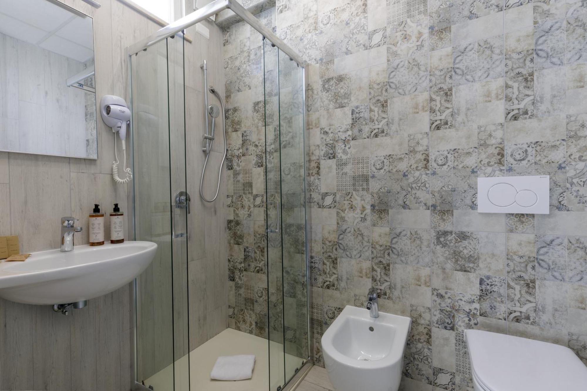 Hotel Tirreno Latina Zewnętrze zdjęcie